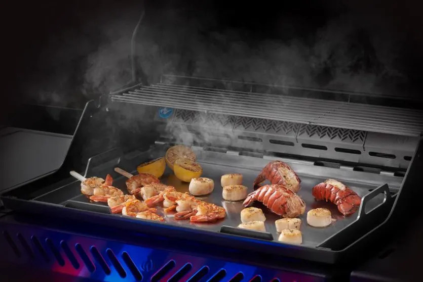 Gasgrill Aktionsset Rogue PRO425 Charcoal