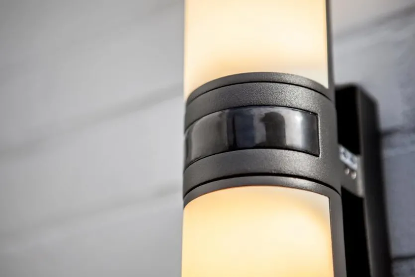 LED-Außenwandleuchte Cyra
